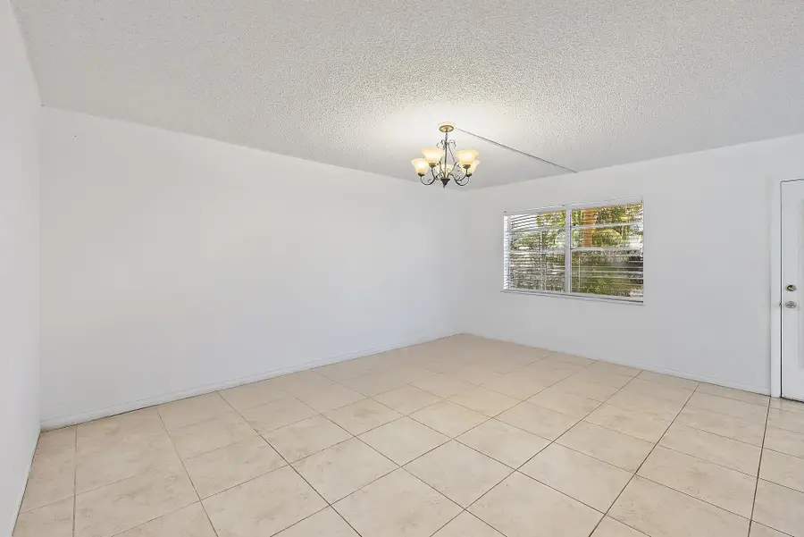 869 Flanders S, Delray Beach, FL 33484 - Image #3
