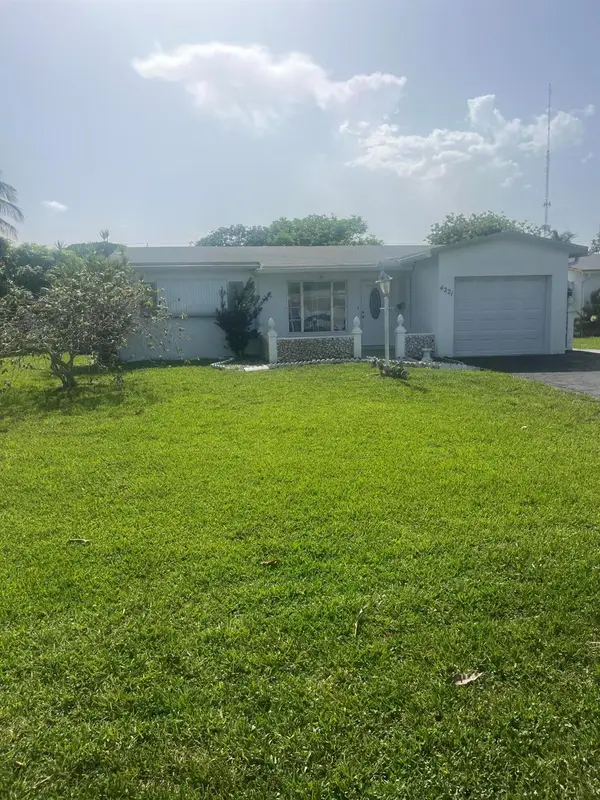 4221 NW 51st Avenue, Lauderdale Lakes, FL 33319