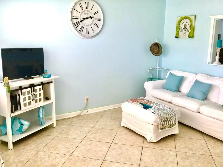 107 Sheffield E, West Palm Beach, FL 33417 - Image #2