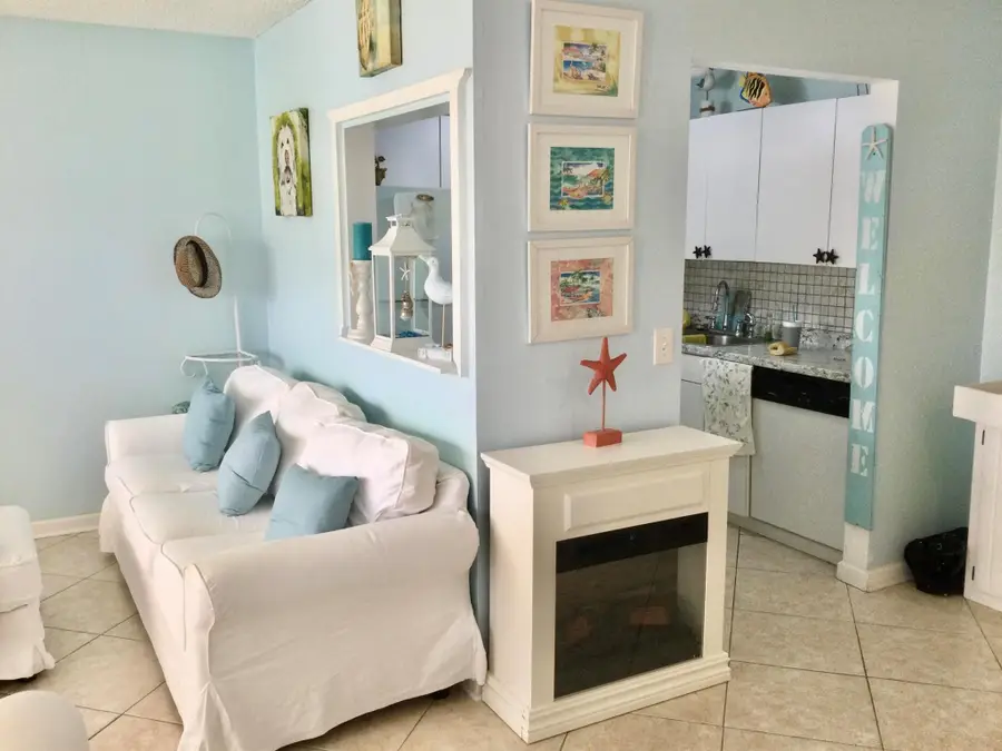 107 Sheffield E, West Palm Beach, FL 33417 - Image #3