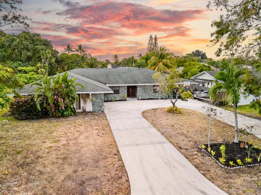 115 NE Caprona Avenue, Port Saint Lucie, FL 34983 - Image #2