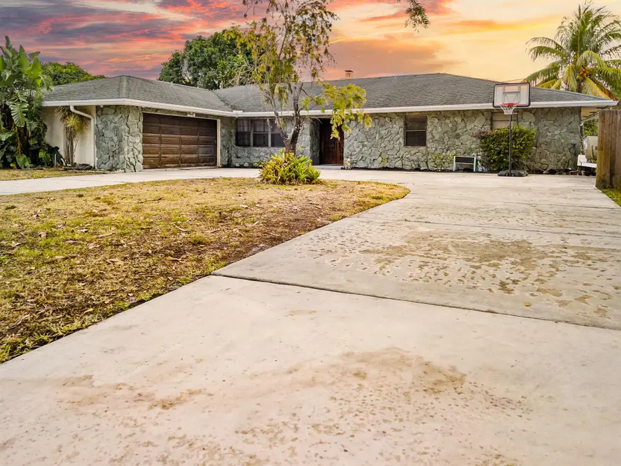 115 NE Caprona Avenue, Port Saint Lucie, FL 34983 - Image #3