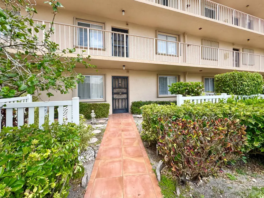 7145 Huntington Lane #102, Delray Beach, FL 33446 - Image #2