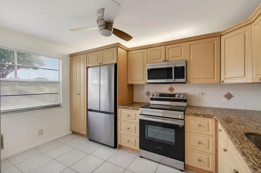 1036 Hythe B #B, Boca Raton, FL 33434 - Image #3