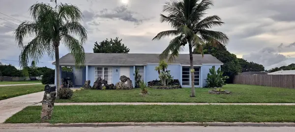 201 NE Solida Circle, Port St Lucie, FL 34983