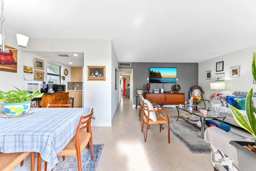 269 Saxony F, Delray Beach, FL 33446 - Image #3