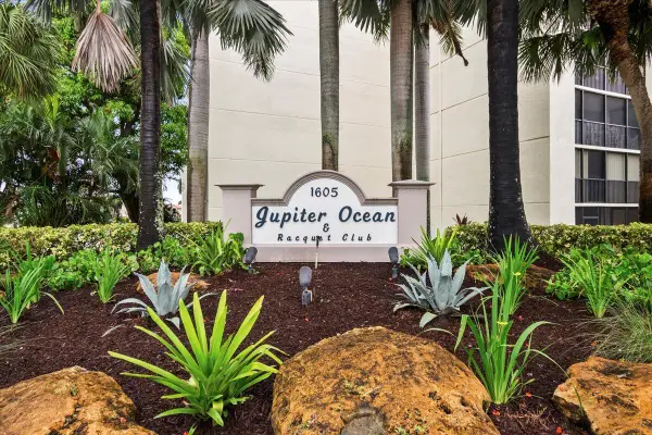 1605 S Us Highway 1 C102 #C-102, Jupiter, FL 33477