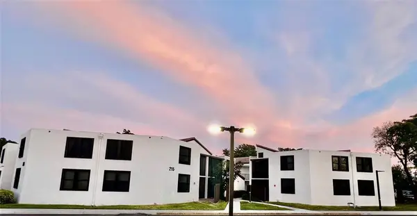 212 Lake Pointe Drive #313, Oakland Park, FL 33309