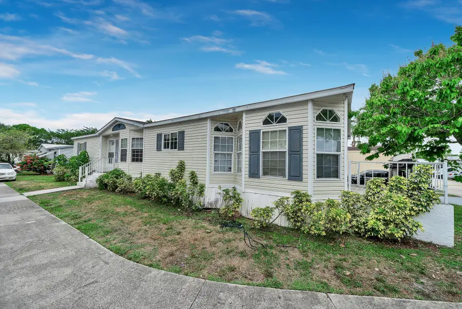 181 Plantation Boulevard Nw, Lake Worth, FL 33467 - Image #3