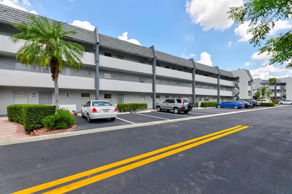 7847 Golf Cir Drive #202, Margate, FL 33063