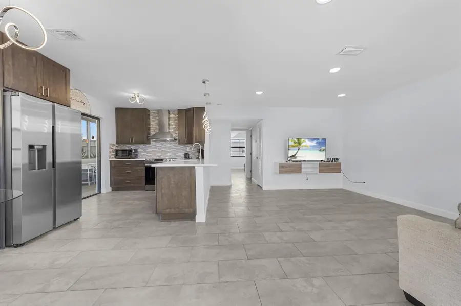 234 Capri E, Delray Beach, FL 33484 - Image #2