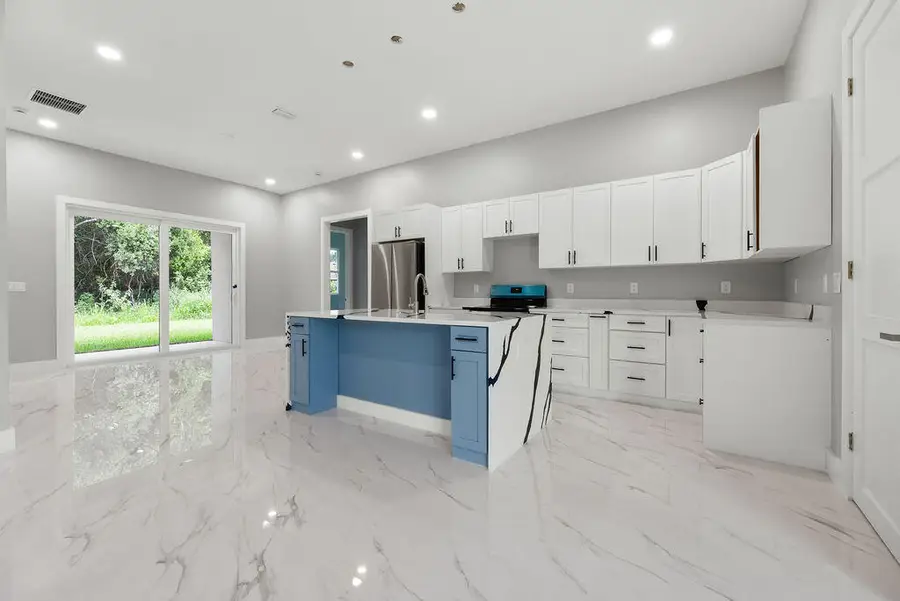 660 NE Moss Rose Place, Port Saint Lucie, FL 34983 - #3