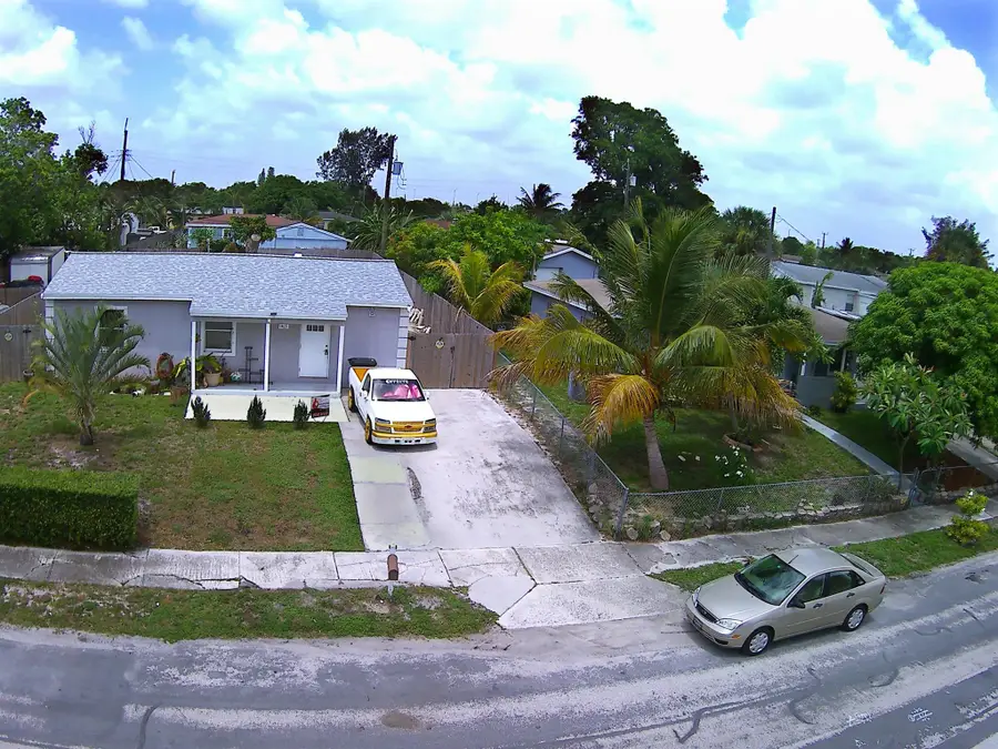 1413 S C Terrace Terrace S, Lake Worth Beach, FL 33460 - Image #2