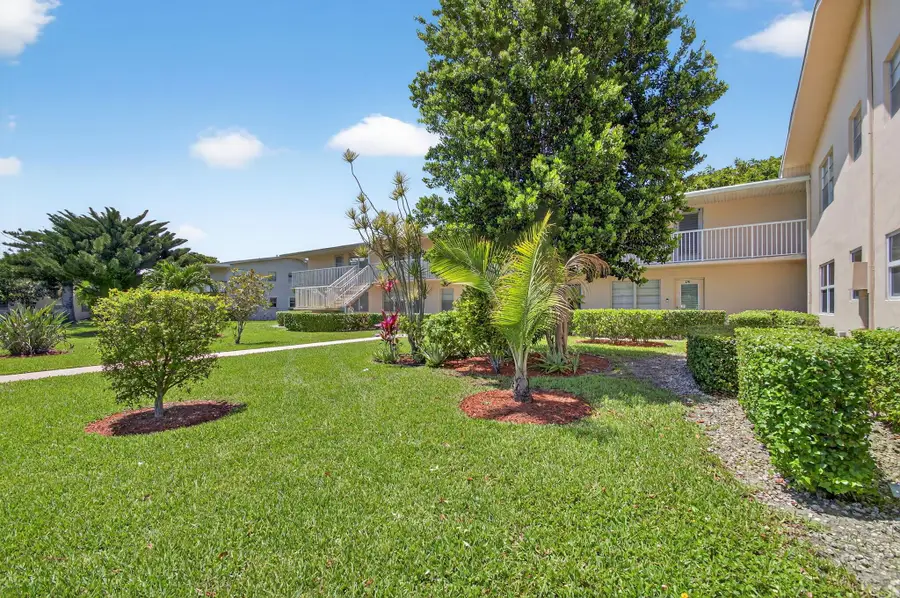 216 Dorchester J, West Palm Beach, FL 33417 - Image #3