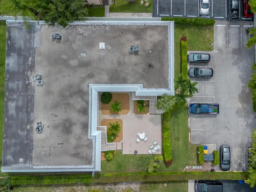 118 Yacht Club Drive #7, North Palm Beach, FL 33408 - Image #3