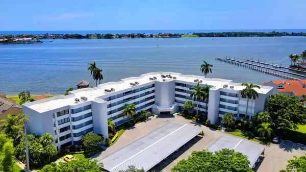 8200 Lakeshore Drive #506, Hypoluxo, FL 33462
