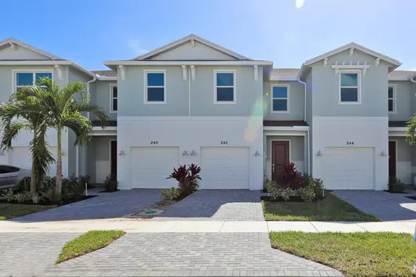 242 SE Woodbark Street, Port St Lucie, FL 34984