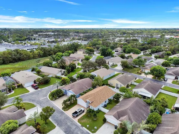 1652 Crooked Stick Way, Greenacres, FL 33413