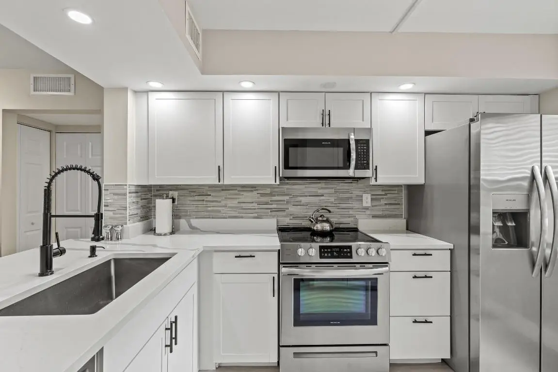 12829 Briarlake Drive #102, Palm Beach Gardens, FL 33418 - Image #1