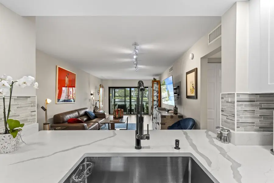 12829 Briarlake Drive #102, Palm Beach Gardens, FL 33418 - Image #2