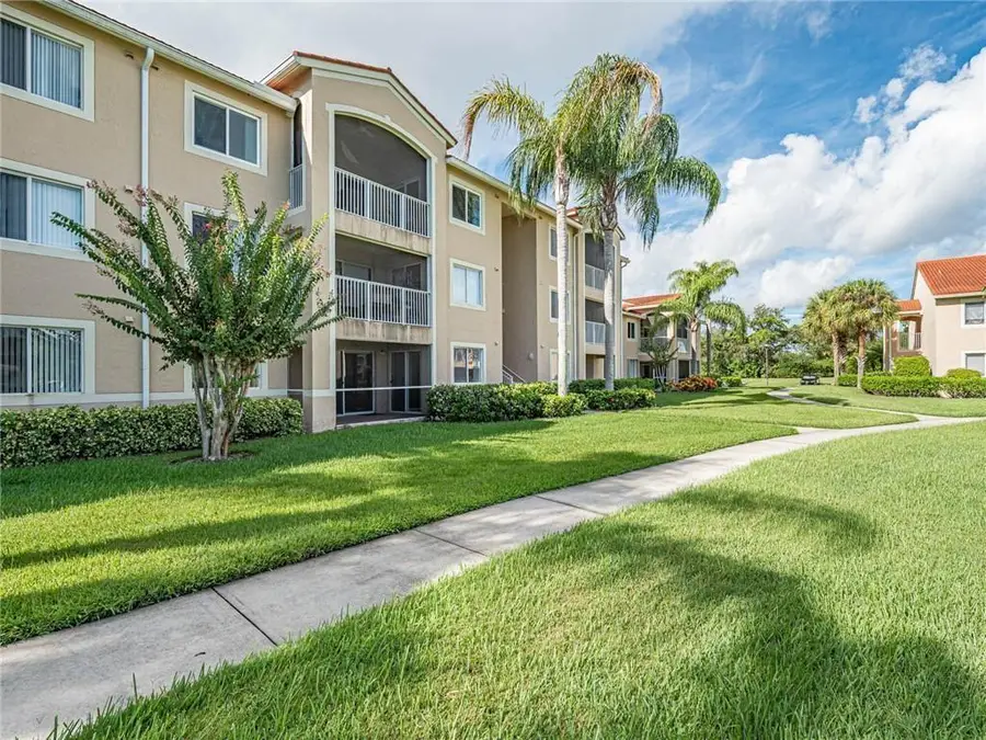 1590 S 42nd Circle #106, Vero Beach, FL 32967 - Image #3