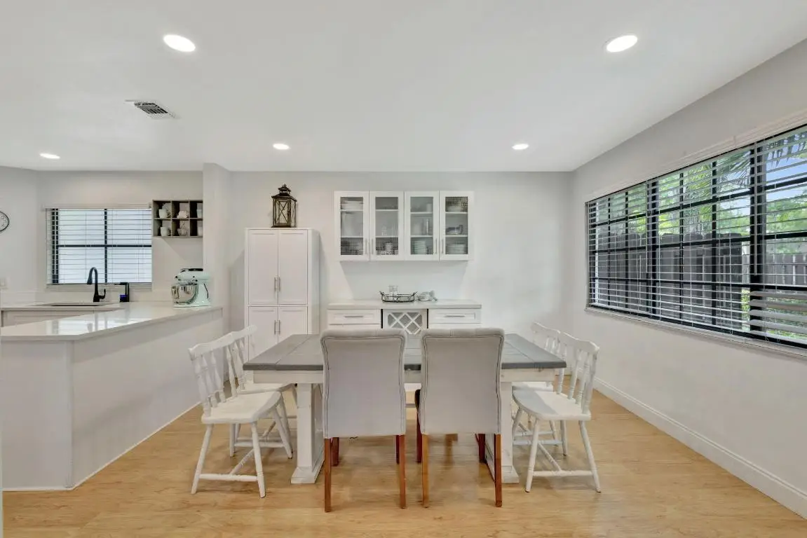 146 Weybridge Circle #B, Royal Palm Beach, FL 33411 - Image #1