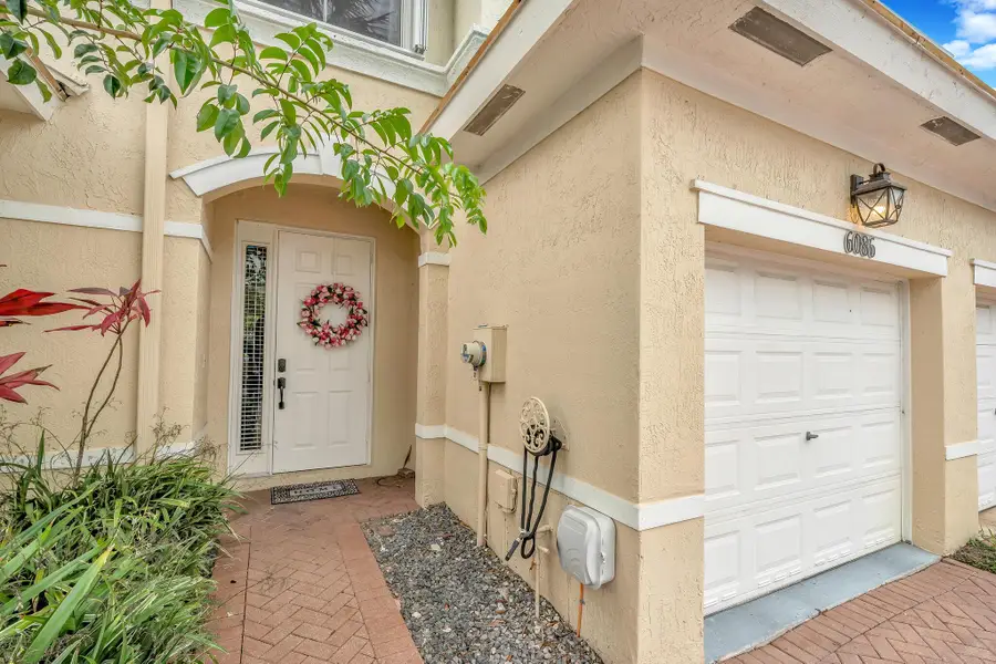 6086 Seminole Gardens Circle, Riviera Beach, FL 33418 - Image #3
