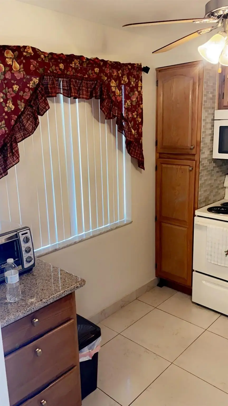 3000 NW 48th Terrace #422, Lauderdale Lakes, FL 33313 - Image #2