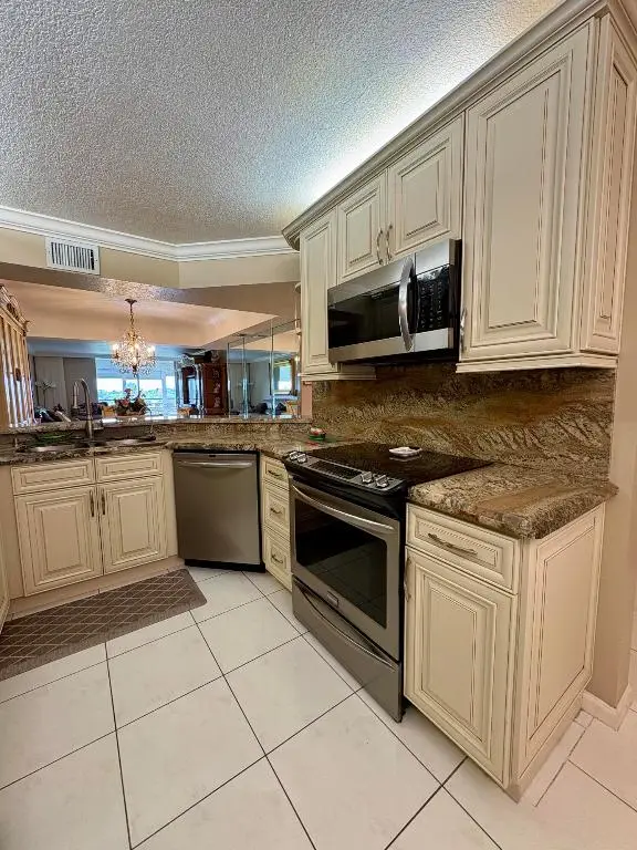 23249 Barwood Lane #402, Boca Raton, FL 33428 - Image #3