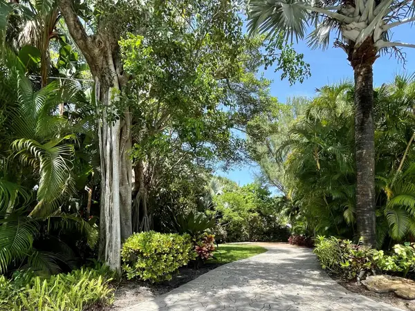 216 SE Atlantic Drive, Lantana, FL 33462