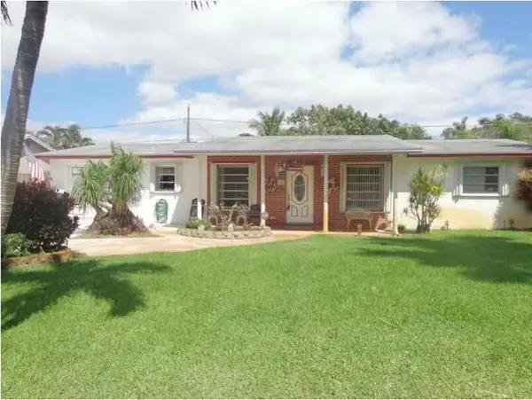 2745 Cambridge Road, Lake Worth, FL 33462