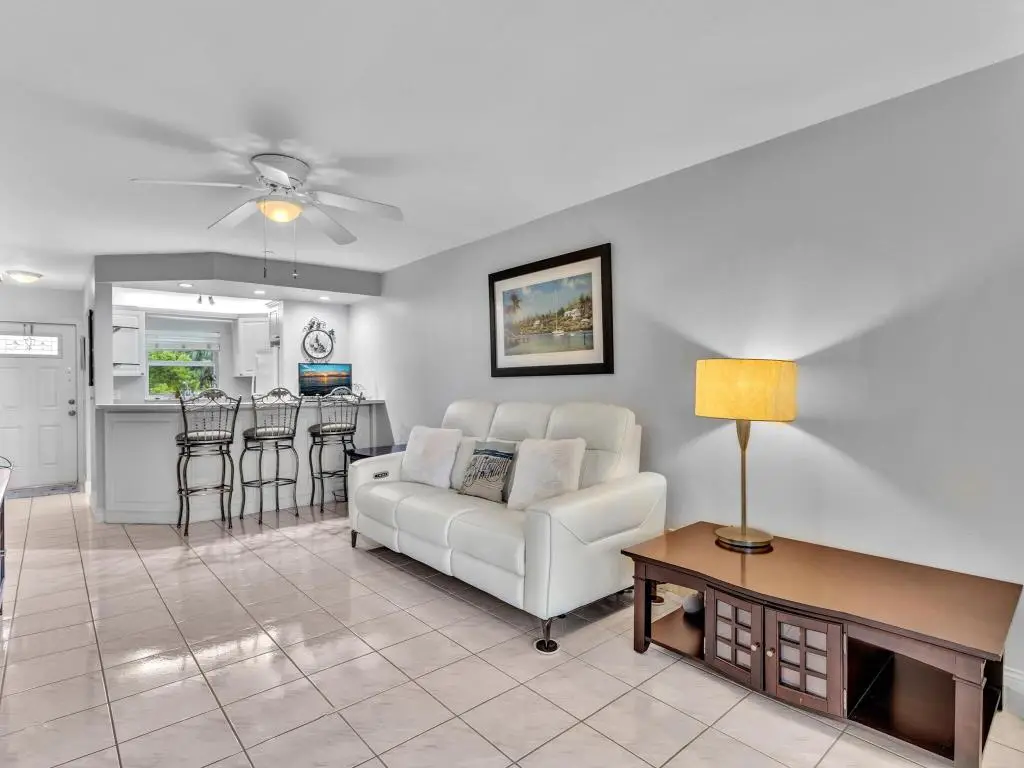 9855 Sandalfoot Boulevard #320, Boca Raton, FL 33428 - Image #1