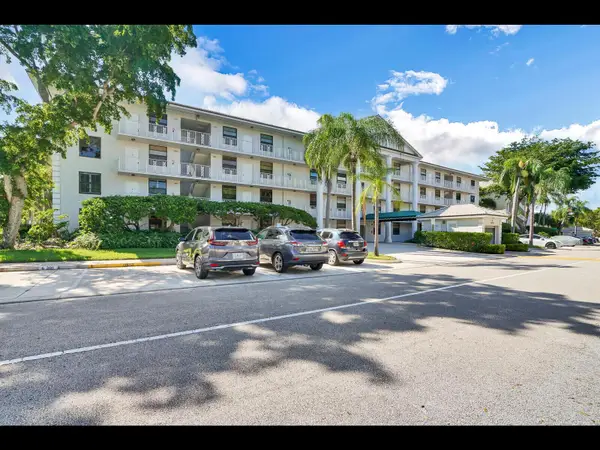 3636 Whitehall Drive #401, West Palm Beach, FL 33401