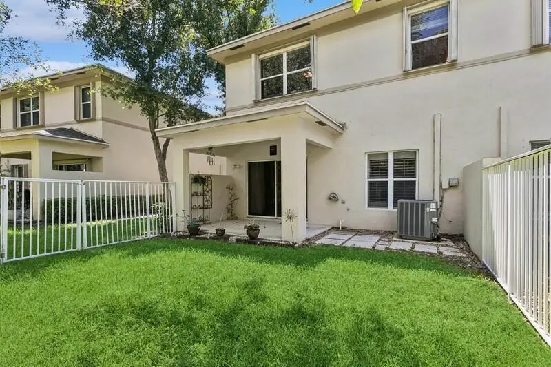 315 Spruce Street, Boynton Beach, FL 33426 - Image #2