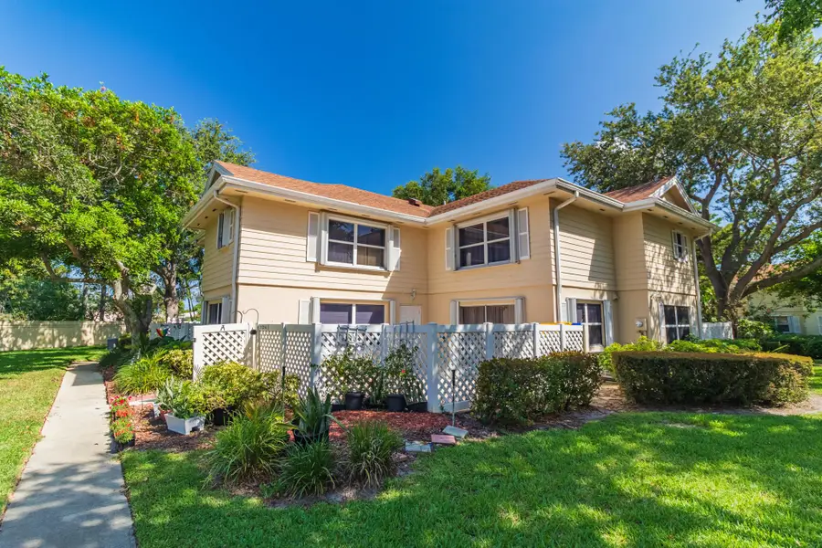 8129 Sedgewick Court #29-A, Lake Clarke Shores, FL 33406 - Image #2