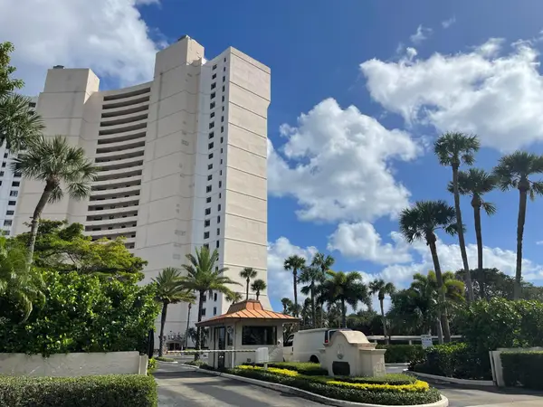 5200 N Flagler Drive #1106, West Palm Beach, FL 33407