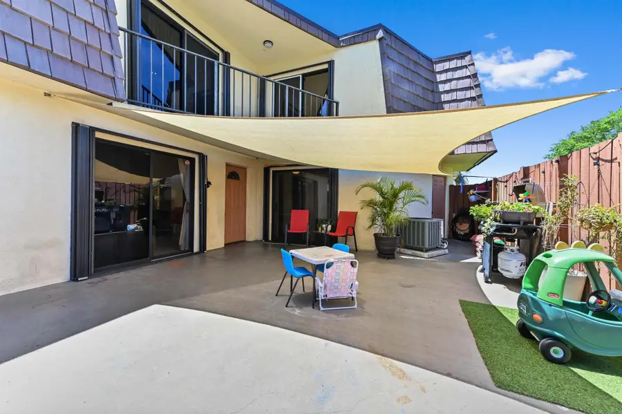 111 Springdale Circle, Palm Springs, FL 33461 - Image #2