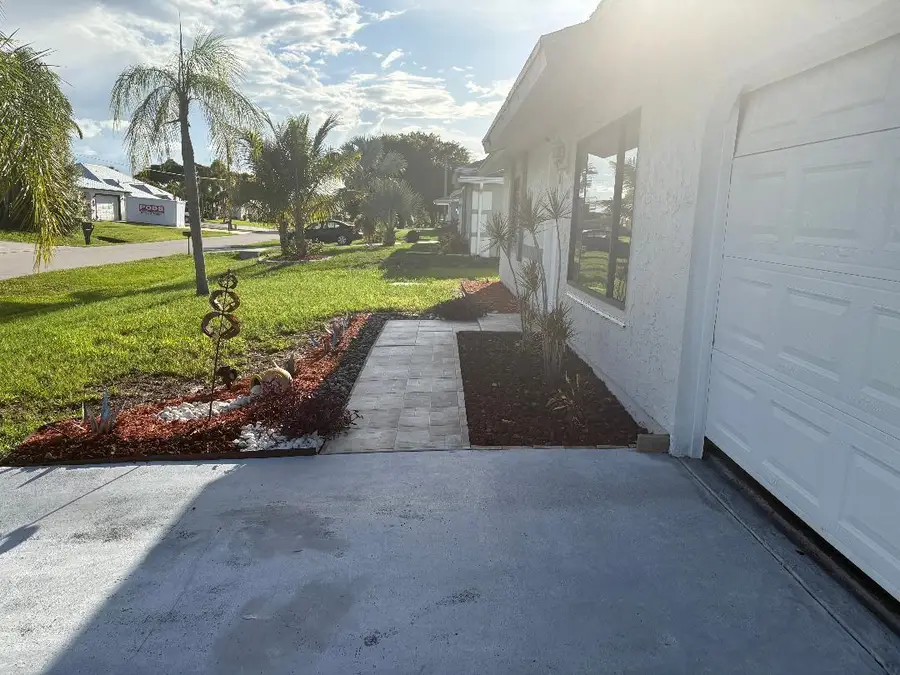 327 NE Surfside Avenue, Port Saint Lucie, FL 34983 - Image #3