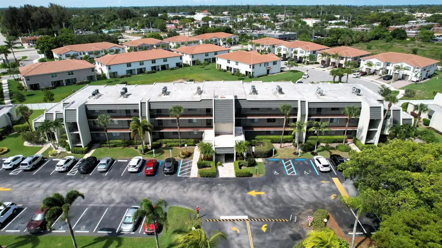 4090 Tivoli Court #303, Lake Worth, FL 33467 - Image #2