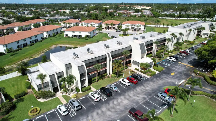 4090 Tivoli Court #303, Lake Worth, FL 33467 - Image #3