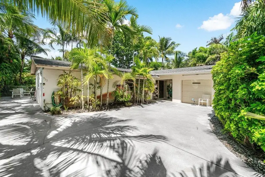 933 Laurel Road, North Palm Beach, FL 33408 - Image #2