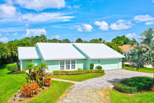 3824 SE Fairway E, Stuart, FL 34997