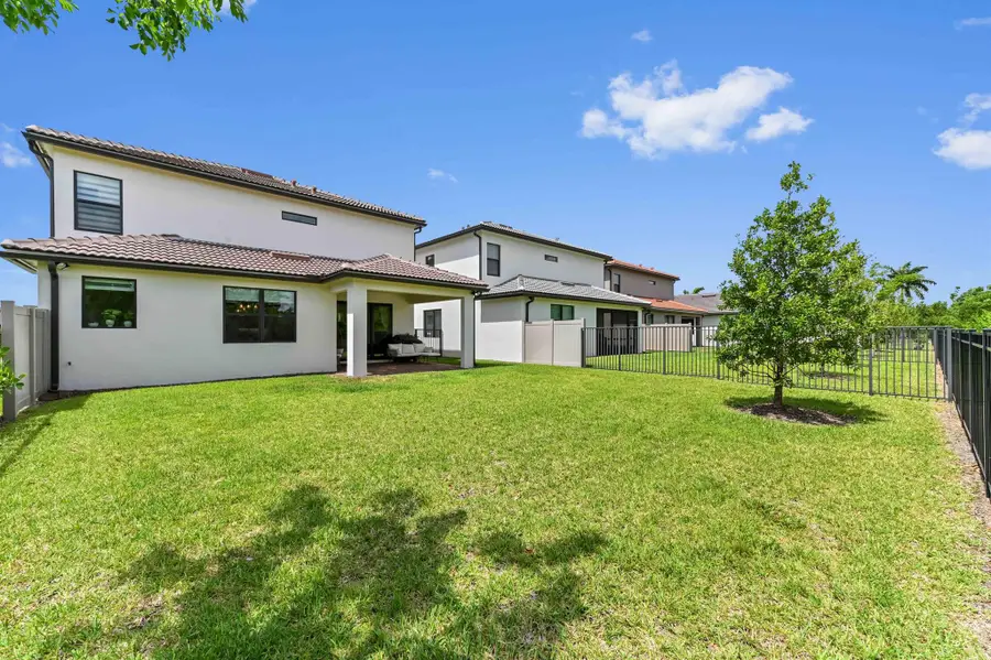 8641 Patron Lane, Lake Worth, FL 33467 - Image #2