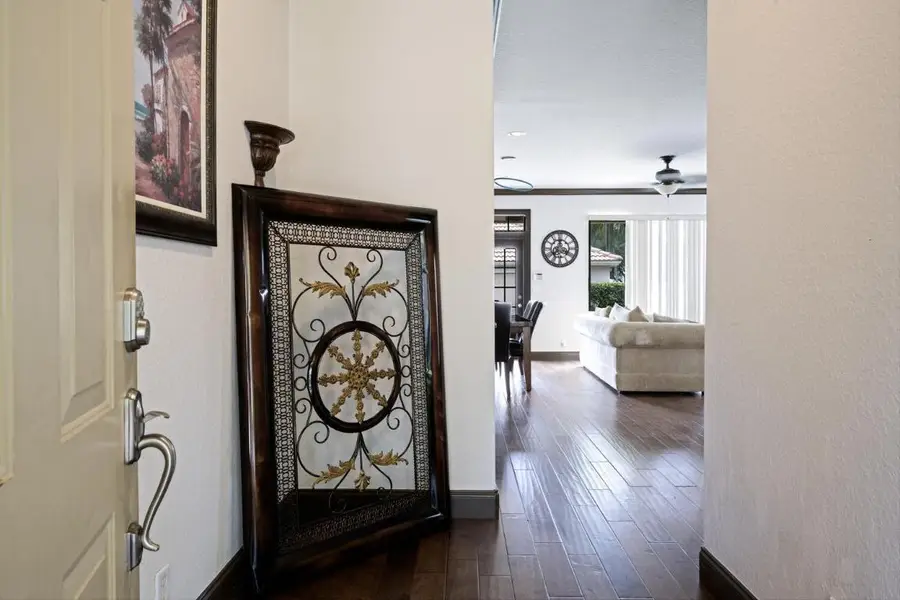 8071 Murano Circle, Palm Beach Gardens, FL 33418 - Image #2