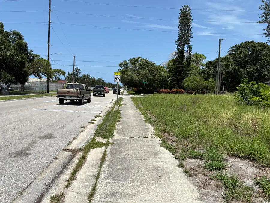 915 N 21st Street, Fort Pierce, FL 34950 - Image #2