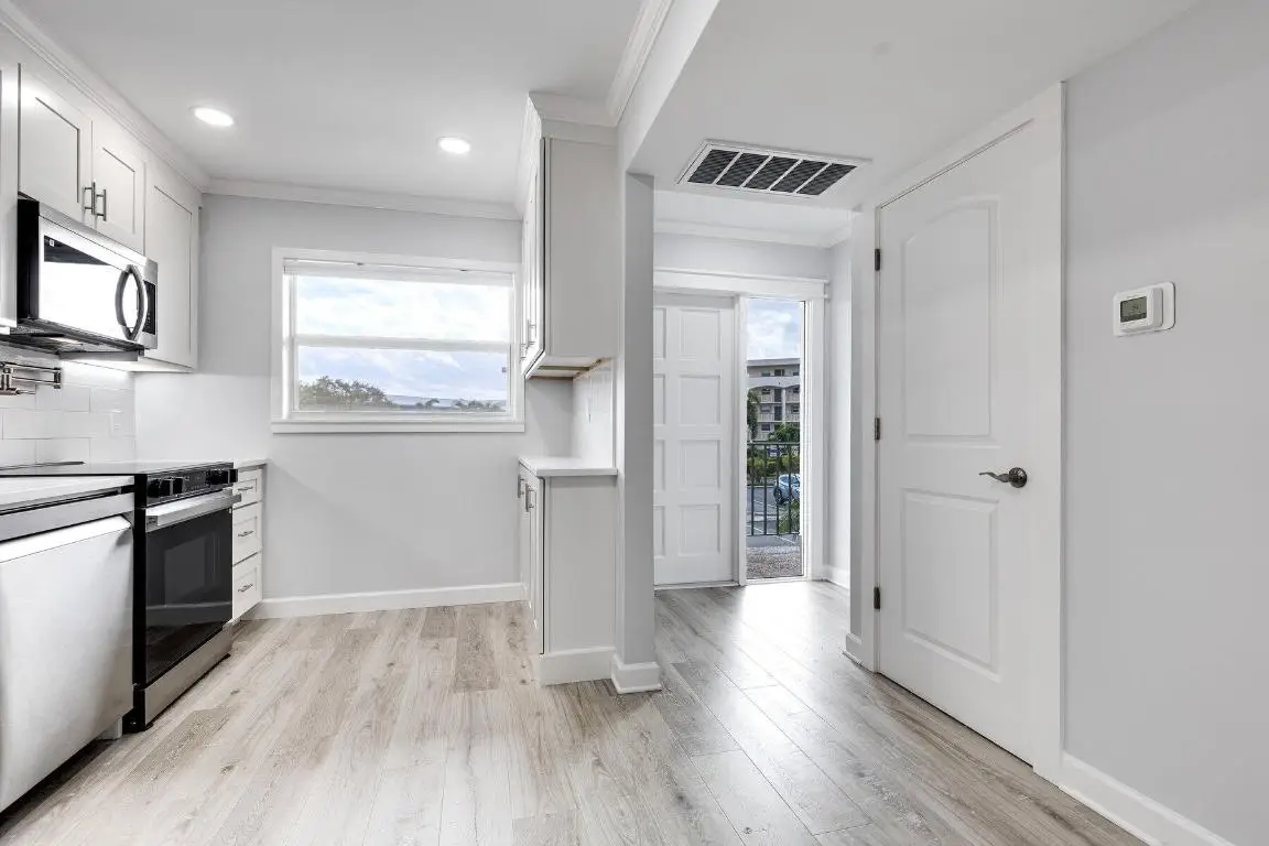 28 Yacht Club Drive #207, North Palm Beach, FL 33408 - Image #1