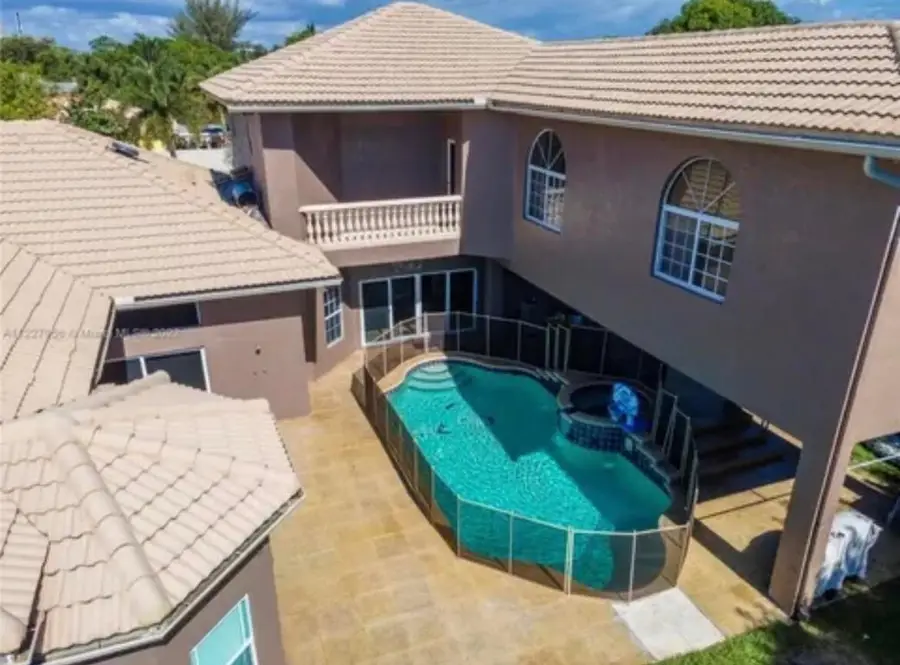 423 NE 3rd Street, Pompano Beach, FL 33060 - #2