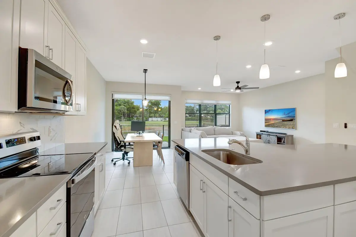 2138 Appleton Circle S, Oakland Park, FL 33309 - Image #1