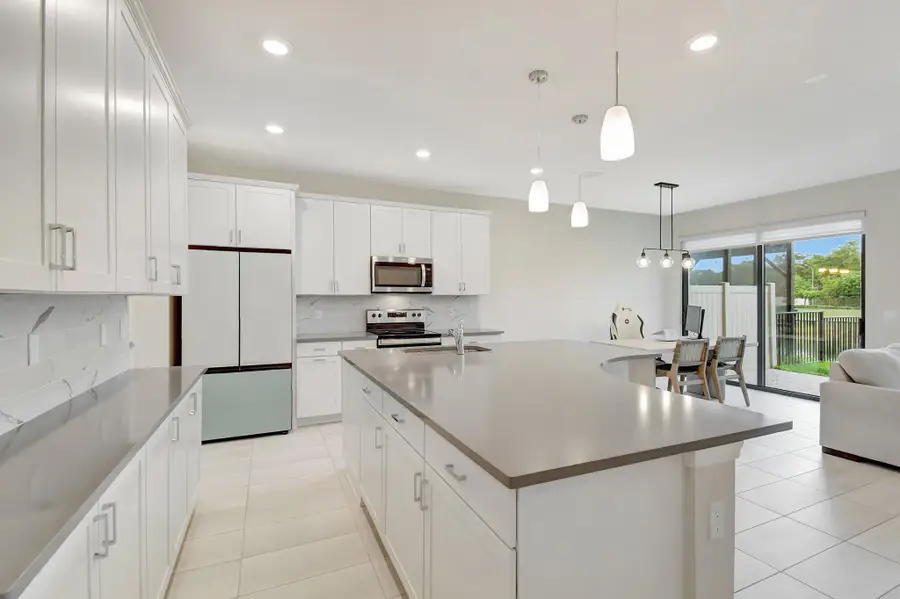 2138 Appleton Circle S, Oakland Park, FL 33309 - Image #2