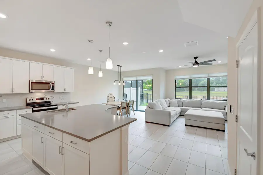 2138 Appleton Circle S, Oakland Park, FL 33309 - Image #3